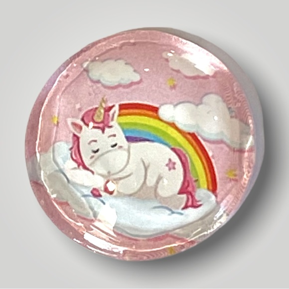 Set of 3 Unicorns Cabachon Magnets 1” Gift 🎁 𝑯𝒂𝒏𝒅𝒎𝒂𝒅𝒆 - Picture 3 of 15